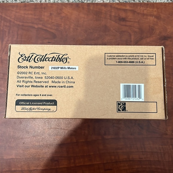 *NWT* ERTL Collectibles 1930 Ford Model A Die Cast Model Car - Picture 2 of 9